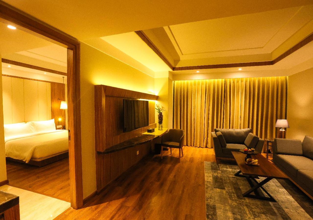 Radisson Bhopal Ξενοδοχείο Εξωτερικό φωτογραφία