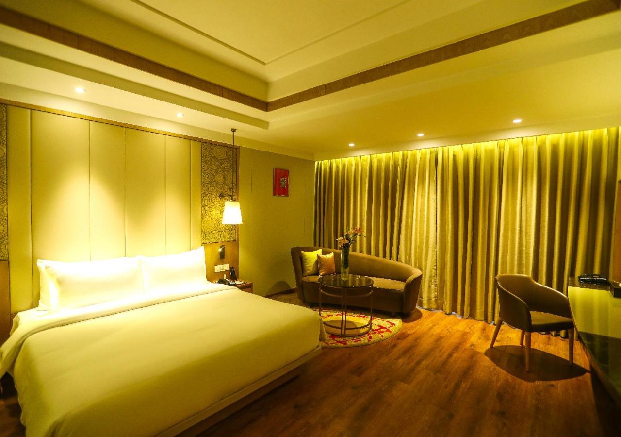 Radisson Bhopal Ξενοδοχείο Εξωτερικό φωτογραφία